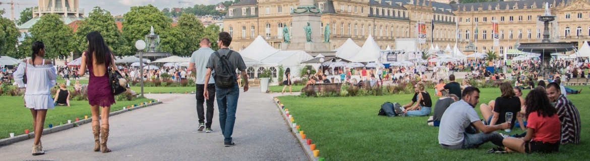 People at the summer festival on the Schlossplatz in Stuttgart
